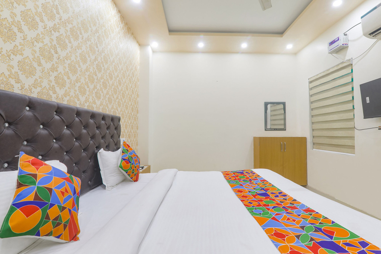 Room 2, FabHotel US Inn, Varanasi