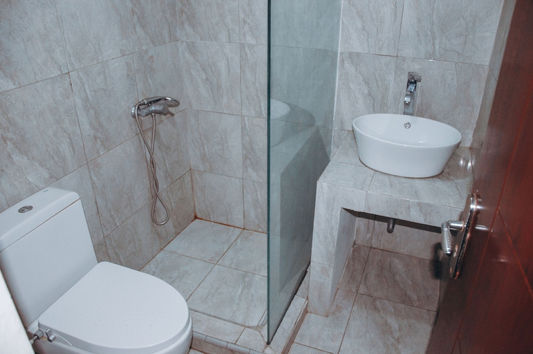 Bathroom 3, DS Residences Siliwangi, Semarang