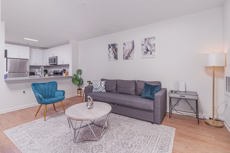 Room 2, VA - Avalon - Apt 302, Fairfax