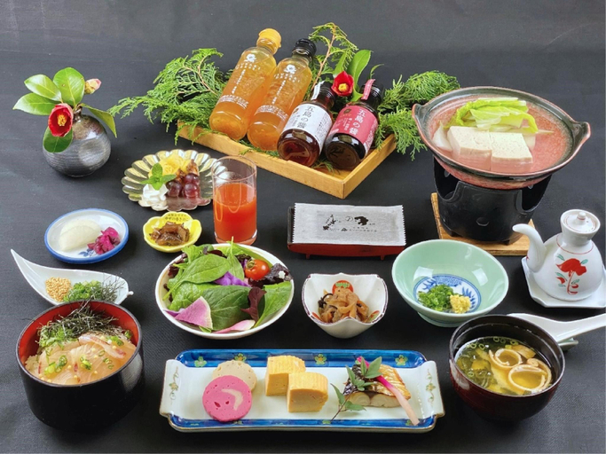 Food & Drinks, Campana Hotel, Gotō