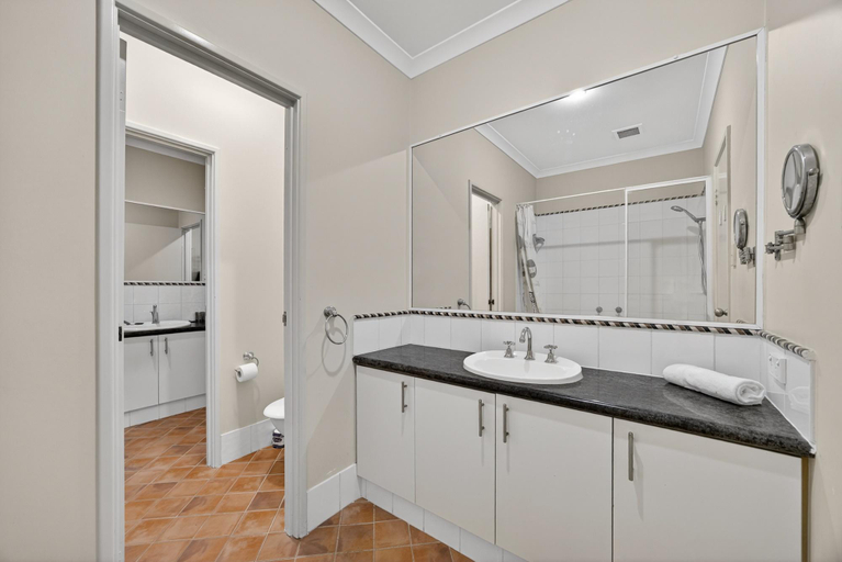 Bathroom 4, Serene 2-Bed Apartment by the Canal, Mandurah