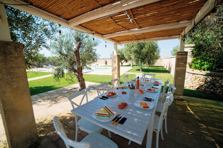Outdoor dining 5, Trullo Meraviglia With Garden And Pool, Lecce