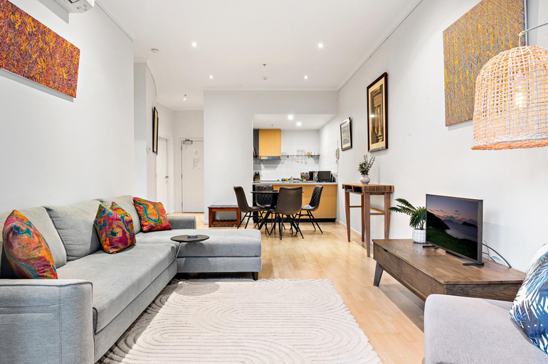 Separate living room 3, Peaceful 2-Bed Apartment with Gym & Pool, Melbourne