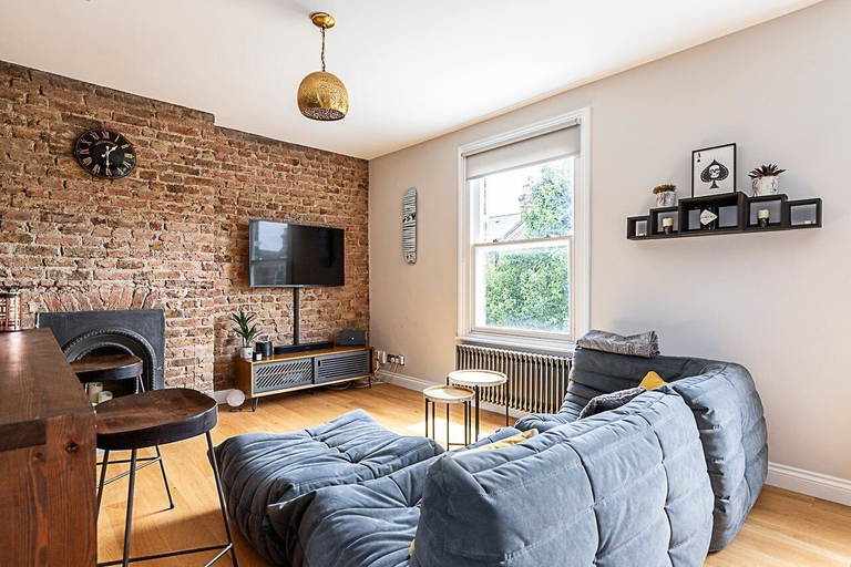 Others 4, Rustic and Contemporary Haven in Brixton, London