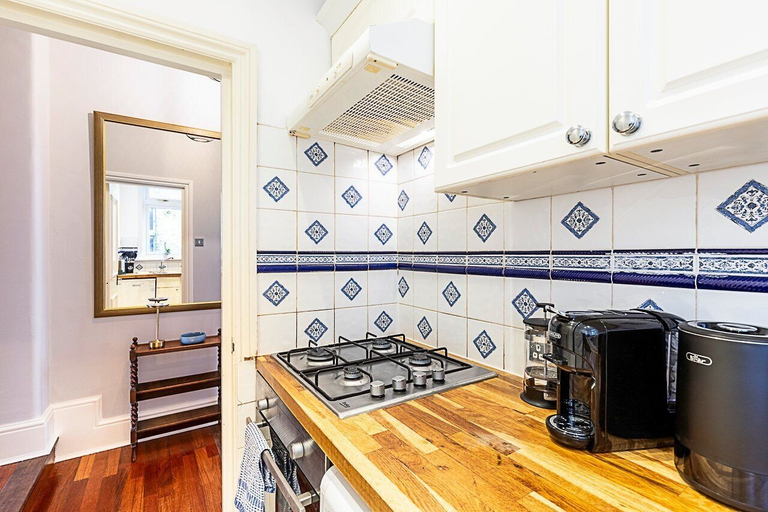 Others 5, Chic Garden Flat in Leafy Ealing, London