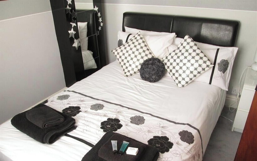 Bedroom 2, The Garnett Hotel, Blackpool