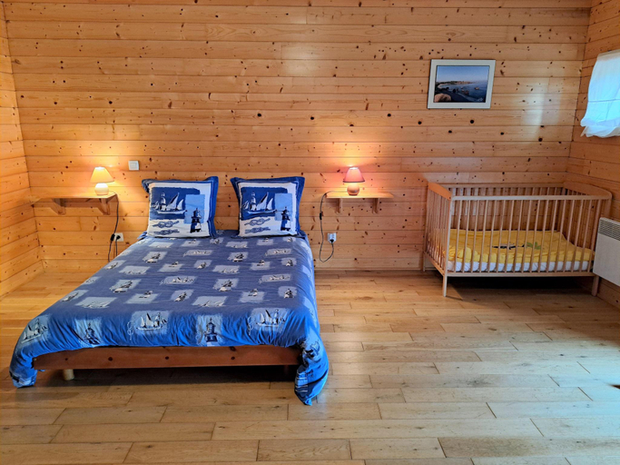 Bedroom 2, Stone House in Cleder near Sandy Beach, Finistère