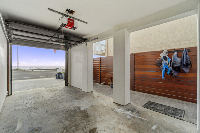 Room 5, Carlsbad Beachfront Home W Hot tub, San Diego