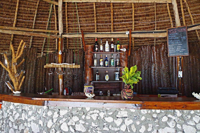 Food & Drinks 5, Kimte Beach Lodge, Kusini
