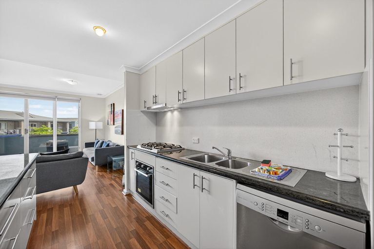Kitchen 5, Serene 2-Bed Apartment by the Canal, Mandurah
