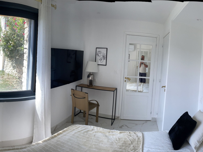 Room 3, Petite Chambre Confort Piscine Jardin vue Palmraie, Bouches-du-Rhône
