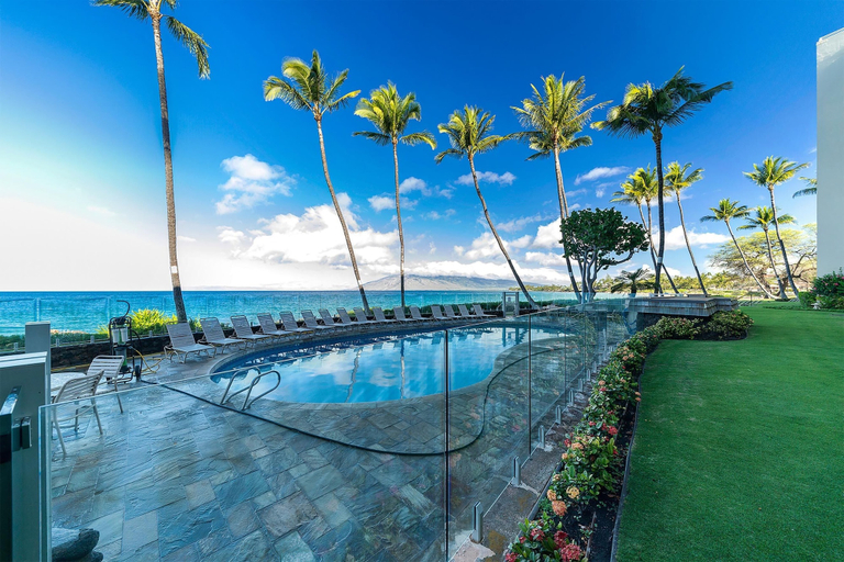 Sport & Beauty, Royal Mauian 309 - Direct Ocean Front, Renovated, Seconds to the Beach, Split AC, Maui