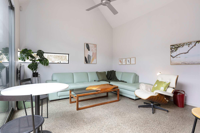 Separate living room 4, Spacious 1-Bed Townhouse in Norlane, Corio - Inner