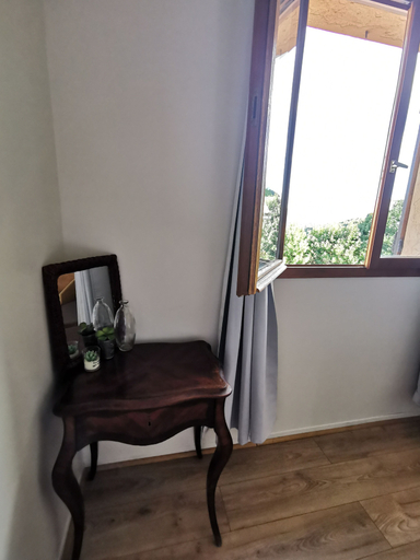 Room 4, SARL SCOP BIENVENUE A L AUBERGE, Alpes-Maritimes