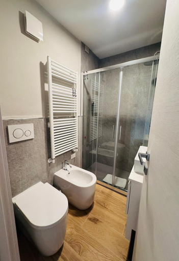 Bathroom 5, Lift Hotel, Torino