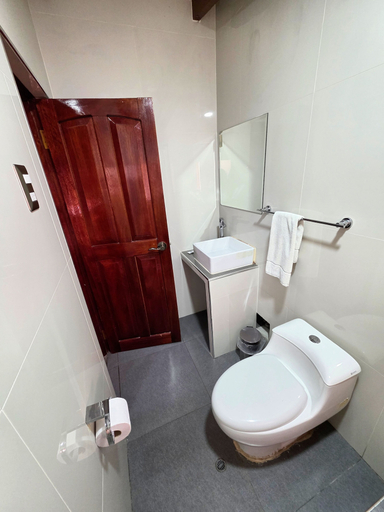Bathroom 3, Hotel Wayna Inka Classic, Cusco