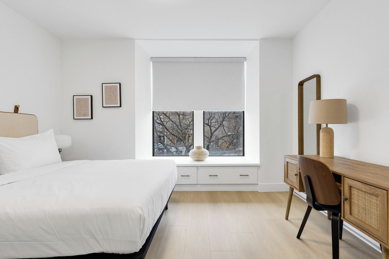 Room 2, Le Mystral, Montréal
