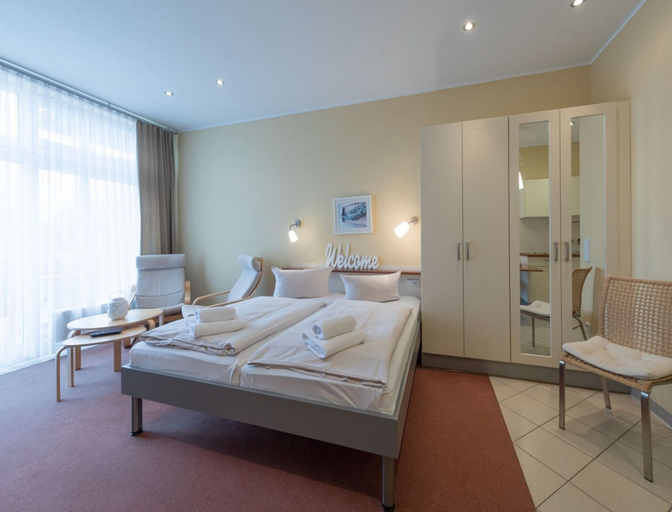 Bedroom 2, Elegant Eingerichtete Ferienwohnung, Mecklenburgische Seenplatte