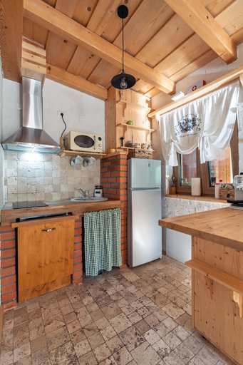 Private kitchen 5, Thomhof Chalets, Bran