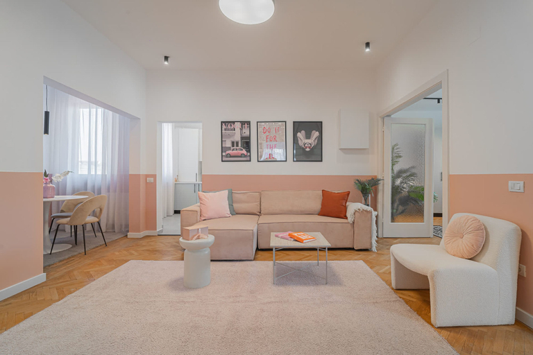 Room 2, Vibrant & Spacious 3BR Condos on Amzei Square, Municipiul Bucuresti