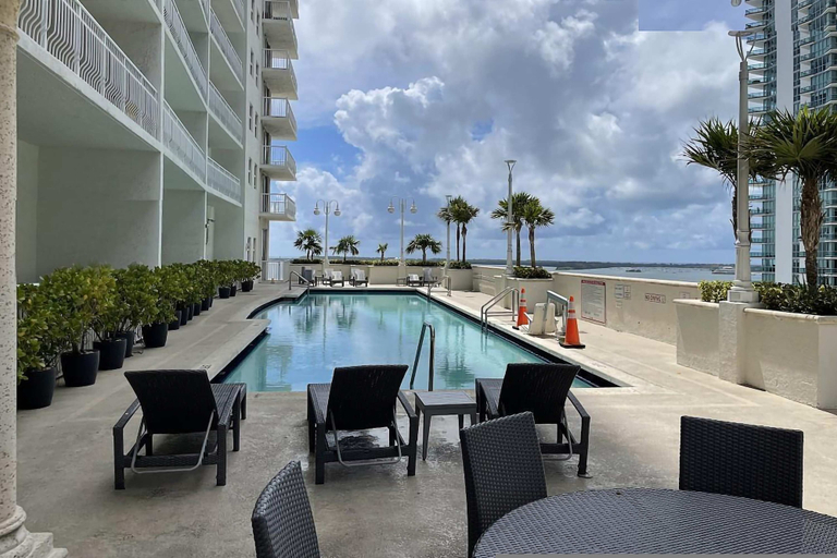Room 4, Modern 1BR At Brickell Bay Club by Oneluxstay, Miami-Dade