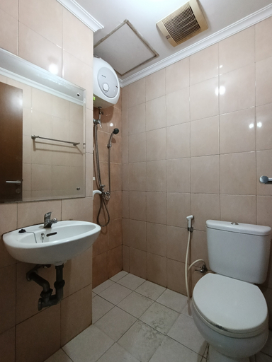 Bathroom 5, Apartemen Margonda Residence 2 by Linkara, Depok