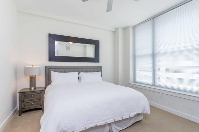 Room 2, Constellations Elegant 1 BR in Downtown Houston, Houston