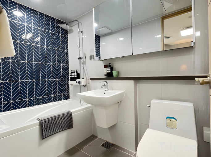 Bathroom 5, ALL STAY Myeongdong, Jung