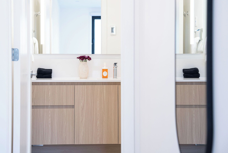 Bathroom 2, Wooley Bully Terrace, Columbia-Shuswap