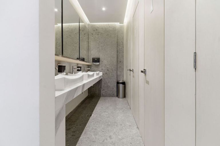 Public bath, Hotel Alcalà Centro, Guadalajara