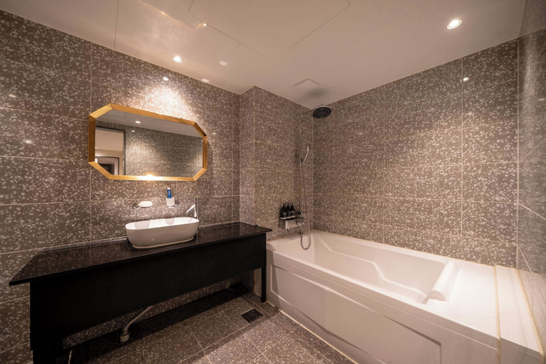 Bathroom 4, DORT B, Chilgok
