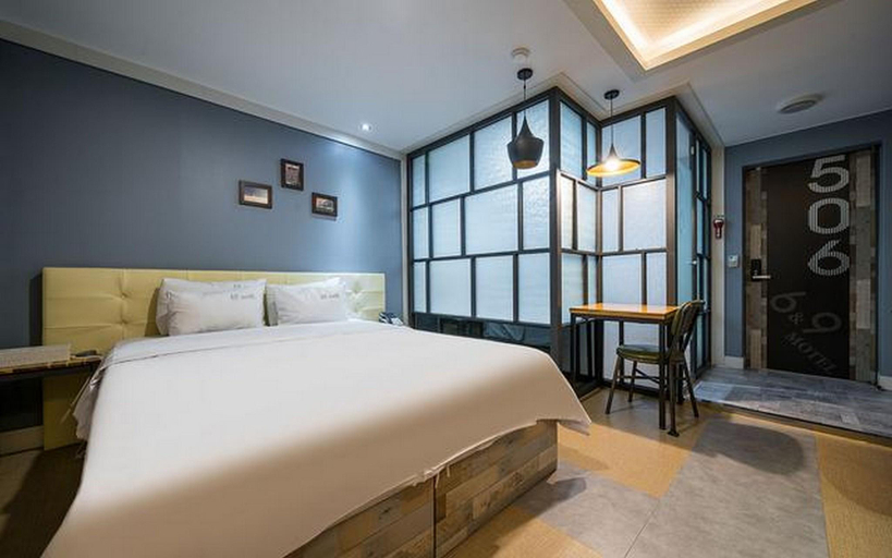 Bedroom 2, Yeosu Six and Nine, Yeosu