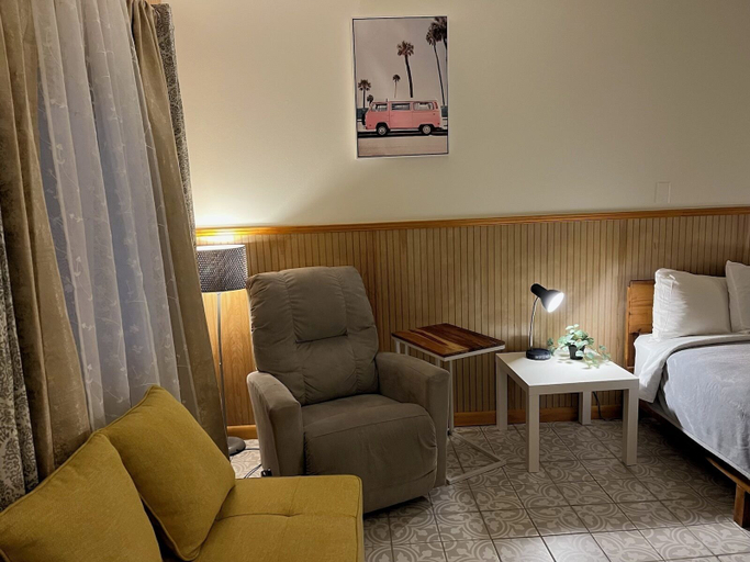 Others 5, High Point Motel, Sussex