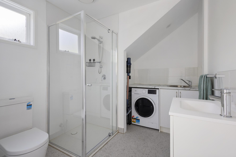 Washing machine, Peaceful 2-Bed Apartment in Coastal McCrae, Melbourne