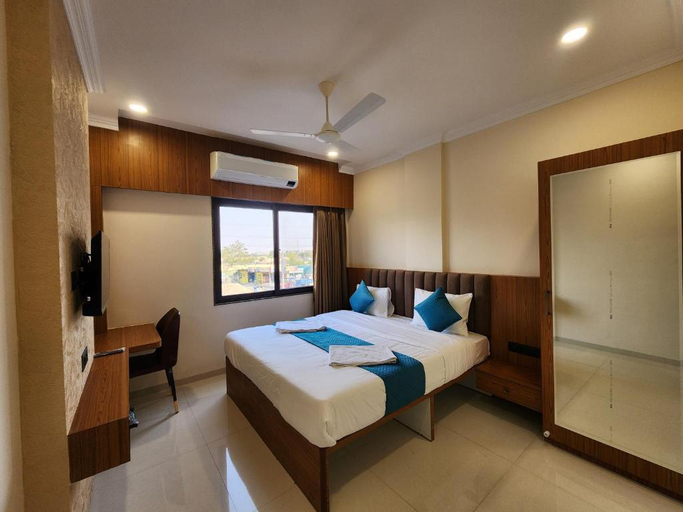 Bedroom, Hotel The Avirajan, Indore