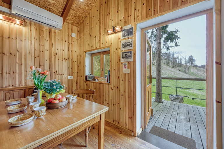 Dining 5, Wooden Chalet Kalanka in Nature, Kanal