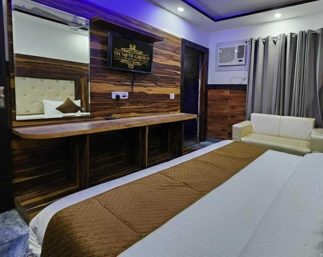Bedroom 4, Hotel Amreshwar, Reasi