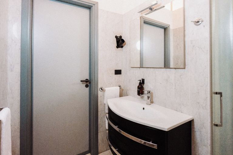 Bathroom 4, Hotel Chelsea, Torino