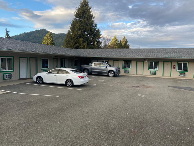 Property grounds, Glendale Inn, Douglas