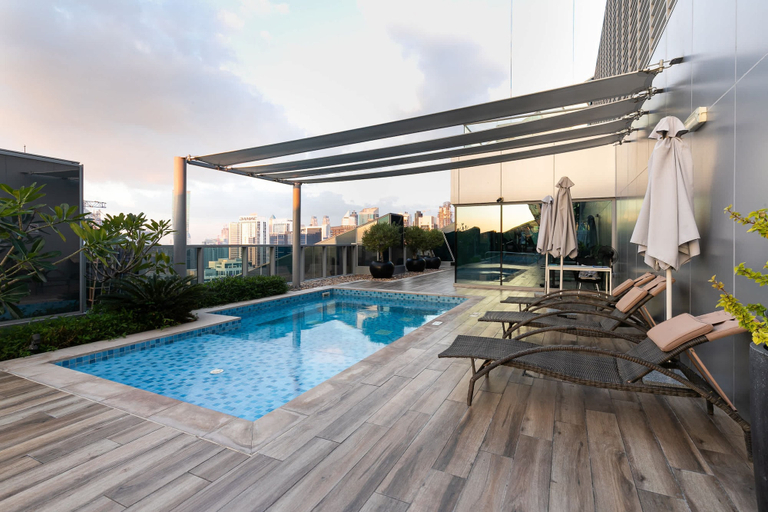 Room 2, Stylish Studio in Iconic J ONE, Dubai