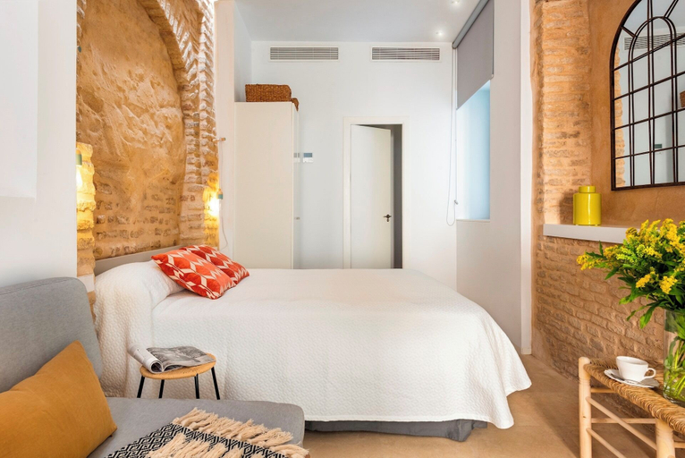 Room 5, Cozy Studio in Santa Cruz Quarter Santa Teresa I, Sevilla