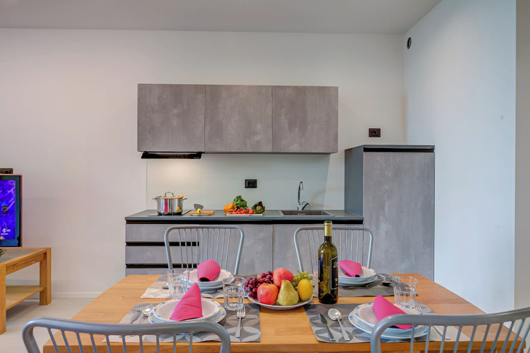 Dining 5, Appartamento Eureka, Trento