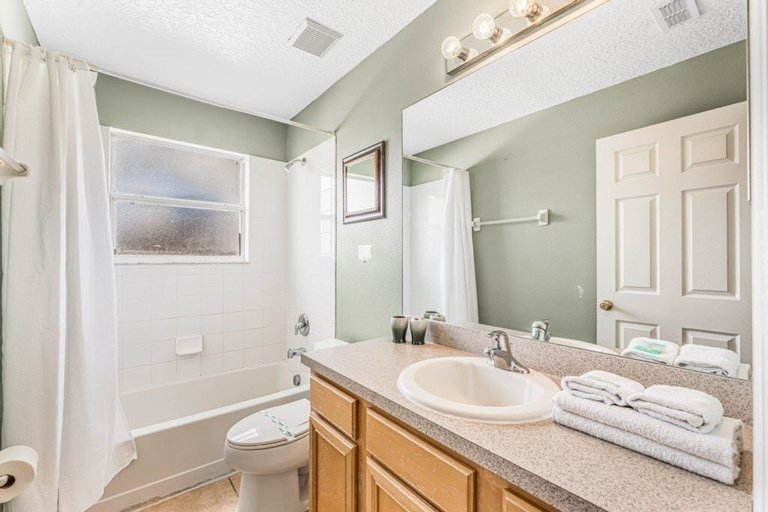 Bathroom 3, Emerald Island Large 8 Bed Home Golf Resort 8 Bedroom Villa, Osceola