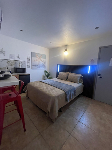 Room 2, Estudios 303