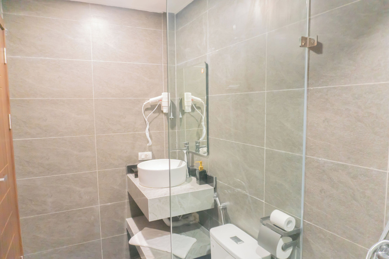 Bathroom 5, Sky Charm Hanoi Hotel and Spa, Hoàn Kiếm