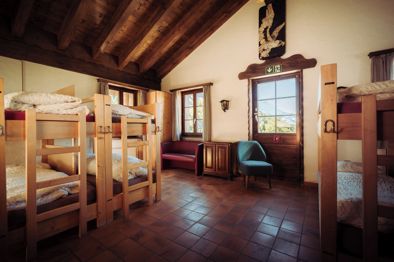 Room 3, Grünsee Mountain Lodge, Visp