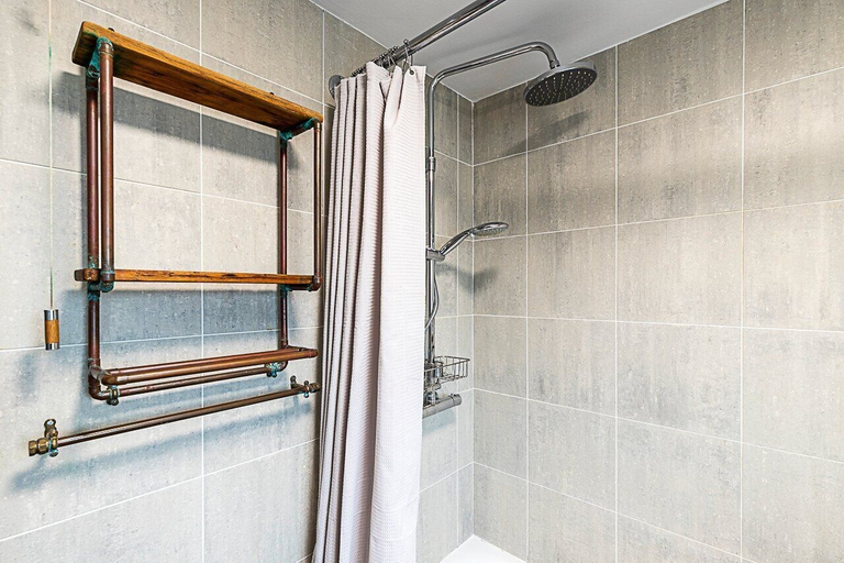 Bathroom 4, Bright Stepney Green Nest, London