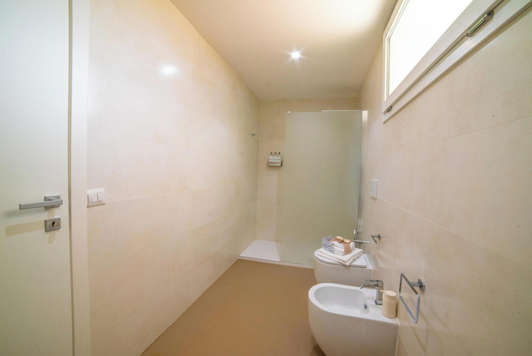 Bathroom 5, Agricola Chiani 2 Quad Room Relax&pool, Lecce