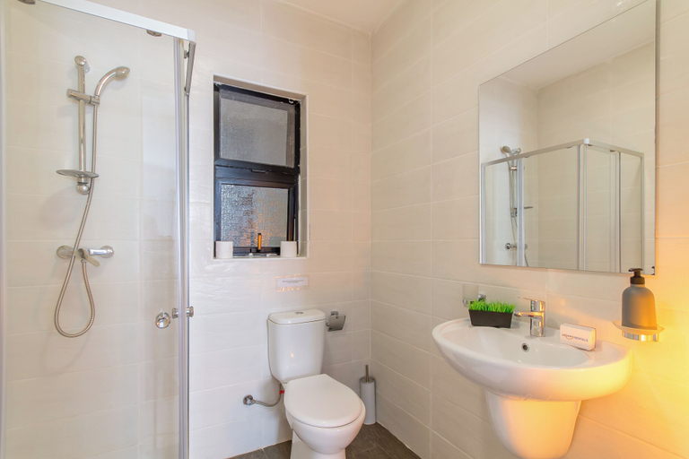 Bathroom 3, SwieqiStay room5 shared bath - Paceville