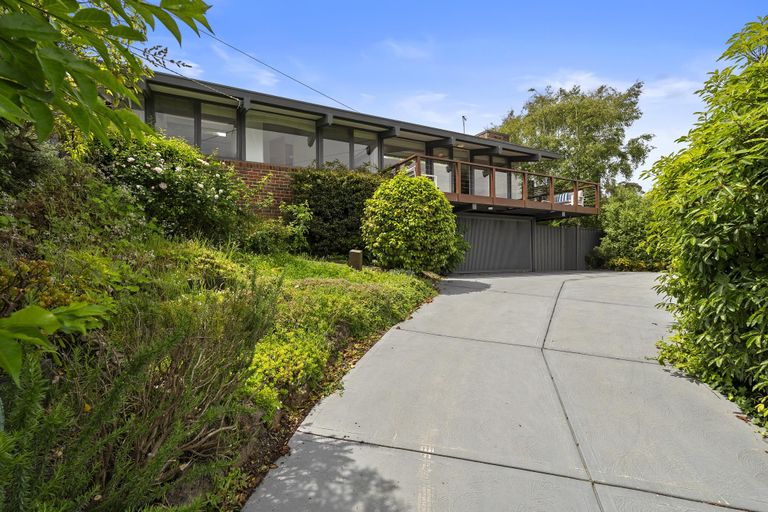 Exterior view, Light-Filled House Near Beaches and Cafés, Melbourne